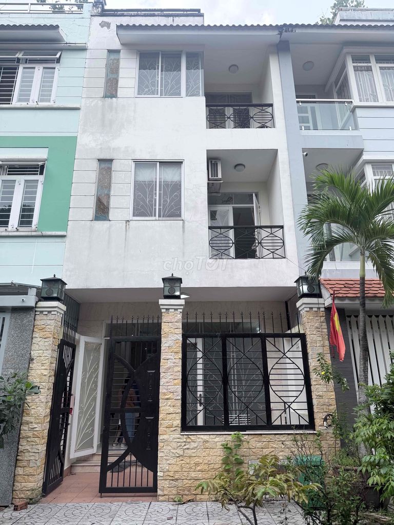 Renting Nguyễn Thượng Hiền street, Bình Thạnh 4 bedroom 5 toilets area 100 meters 2
