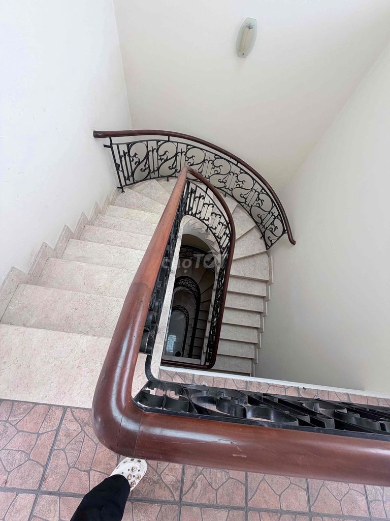 Renting Nguyễn Thượng Hiền street, Bình Thạnh 4 bedroom 5 toilets area 100 meters 2