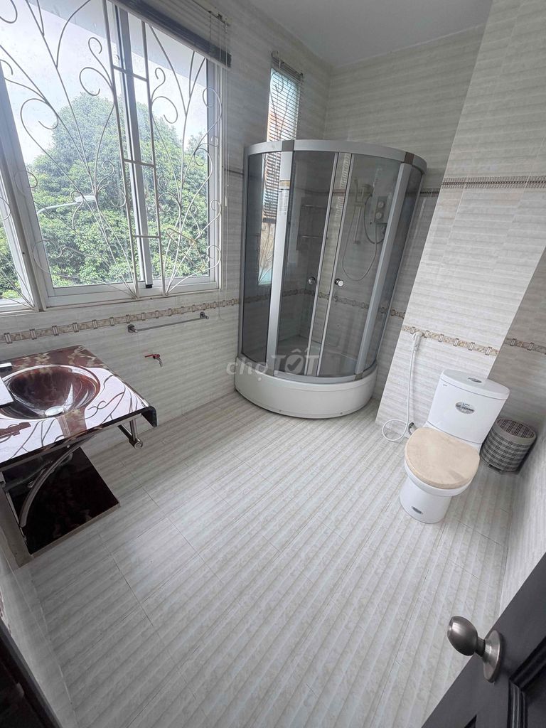 Renting Nguyễn Thượng Hiền street, Bình Thạnh 4 bedroom 5 toilets area 100 meters 2