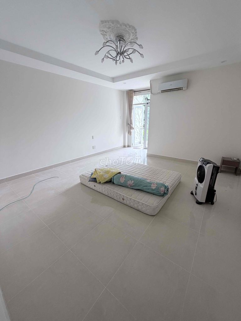 Renting Nguyễn Thượng Hiền street, Bình Thạnh 4 bedroom 5 toilets area 100 meters 2