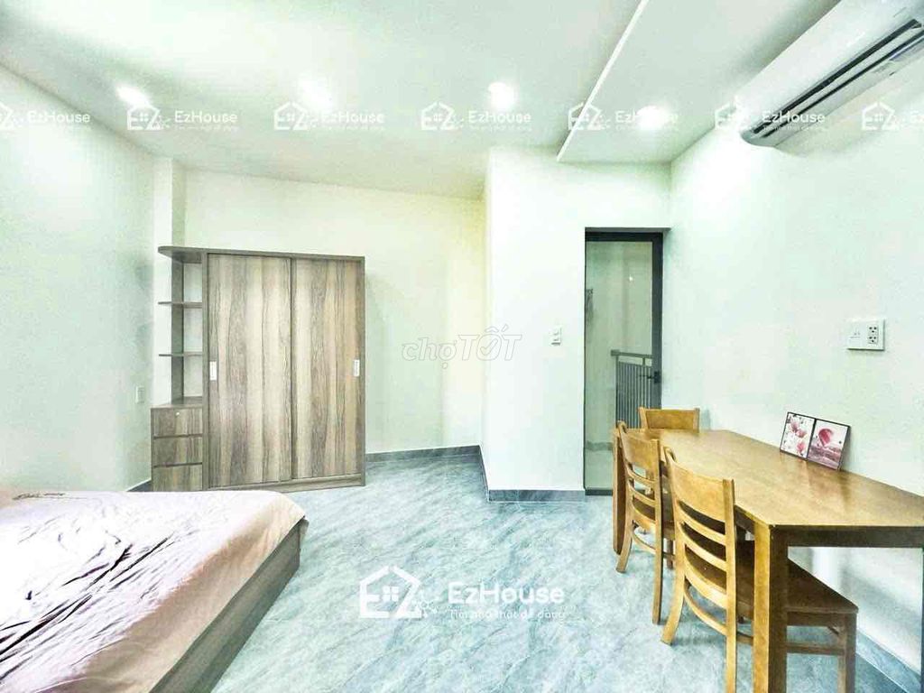 Studio A full interior window at Phan Văn Trị