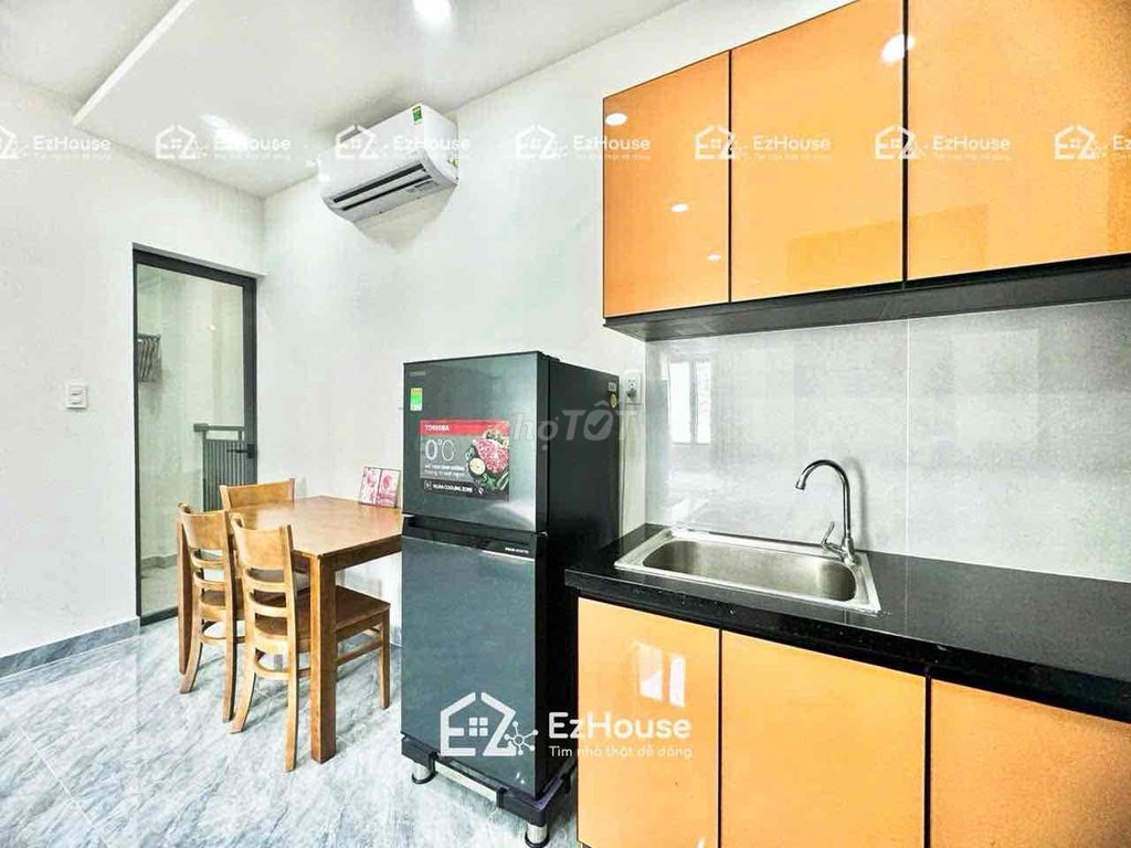 Studio A full interior window at Phan Văn Trị