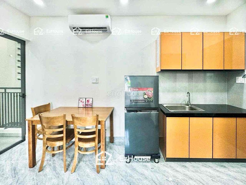 Studio A full interior window at Phan Văn Trị