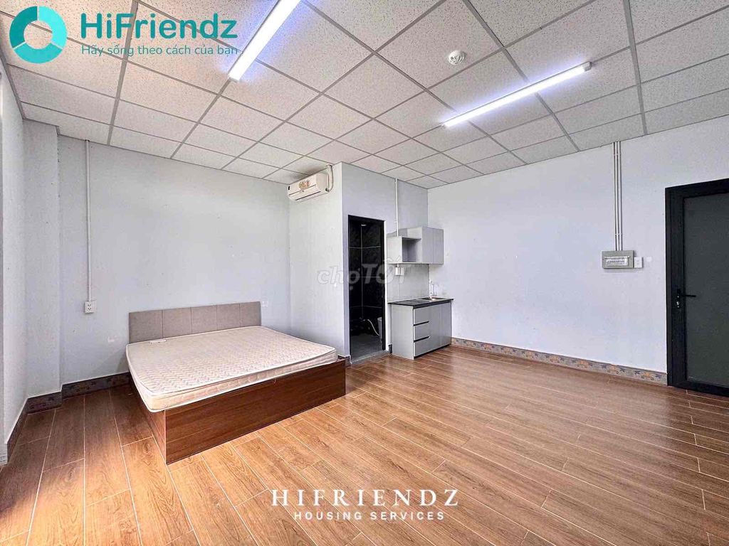 mini apartment, big balconies, wide open area near District 8 station from 5.5 million.