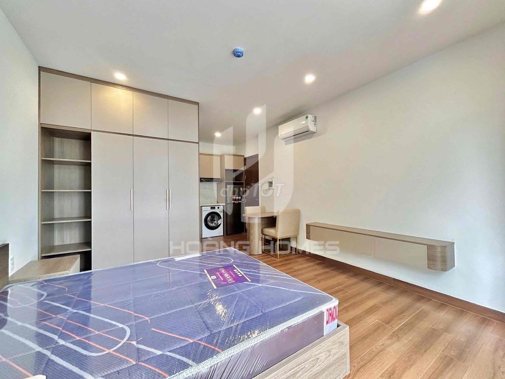 The apartment rents full furniture next to Lakeview City at 2.5 million.