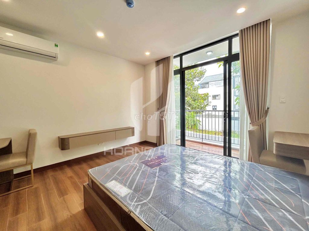 The apartment rents full furniture next to Lakeview City at 2.5 million.