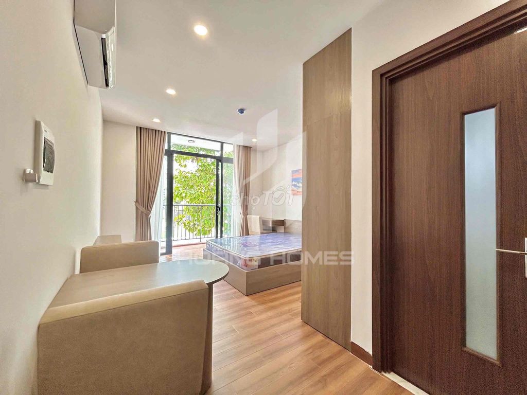 The apartment rents full furniture next to Lakeview City at 2.5 million.