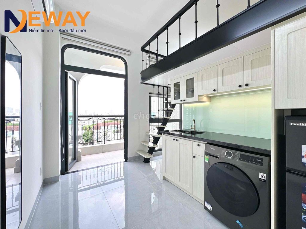 The upper apartment is a guard-like apartment across the shower - pink college - right now