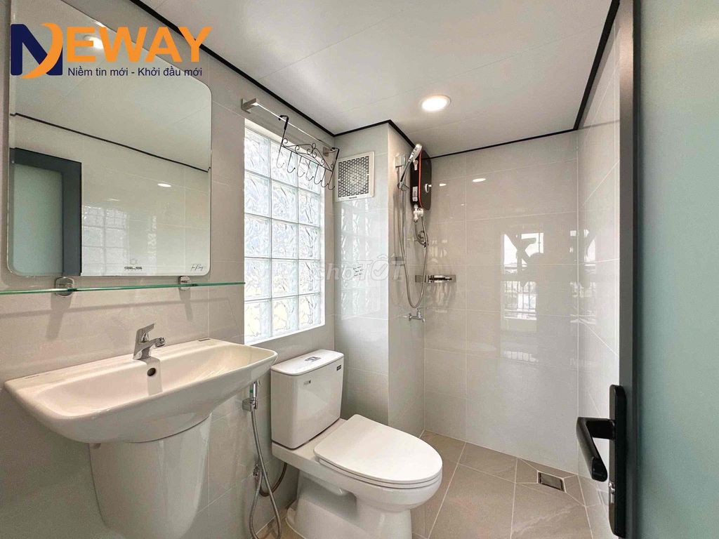 The upper apartment is a guard-like apartment across the shower - pink college - right now
