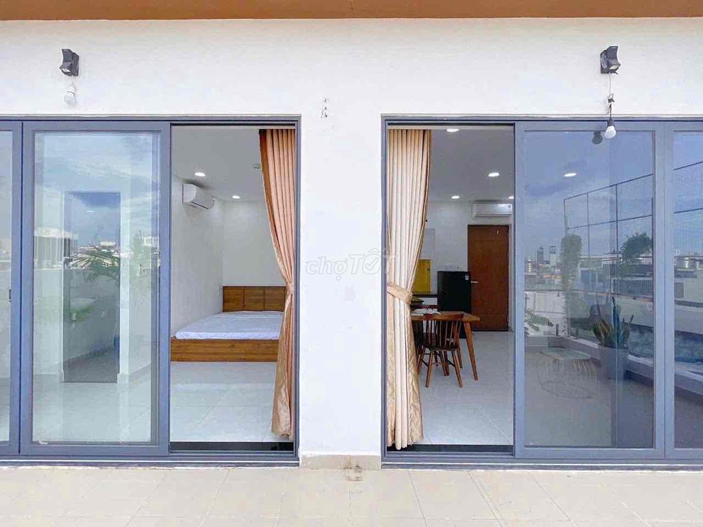 Rent a bedroom at the market.
