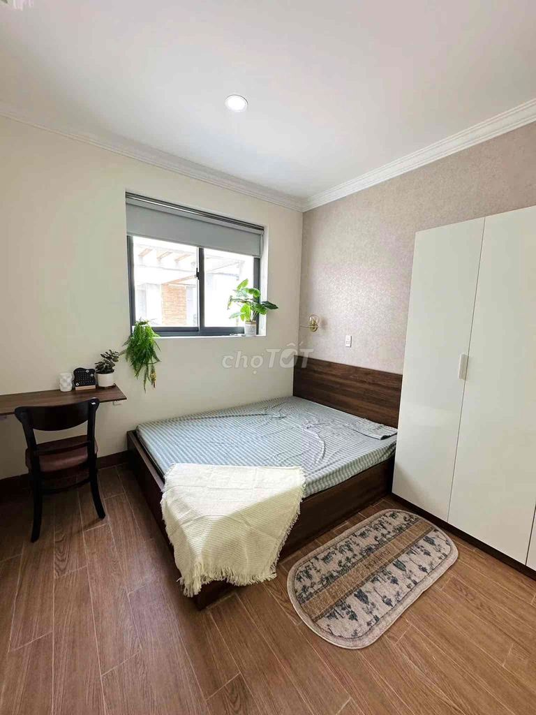 Rent the apartment. Two bedrooms with balconies at the market.