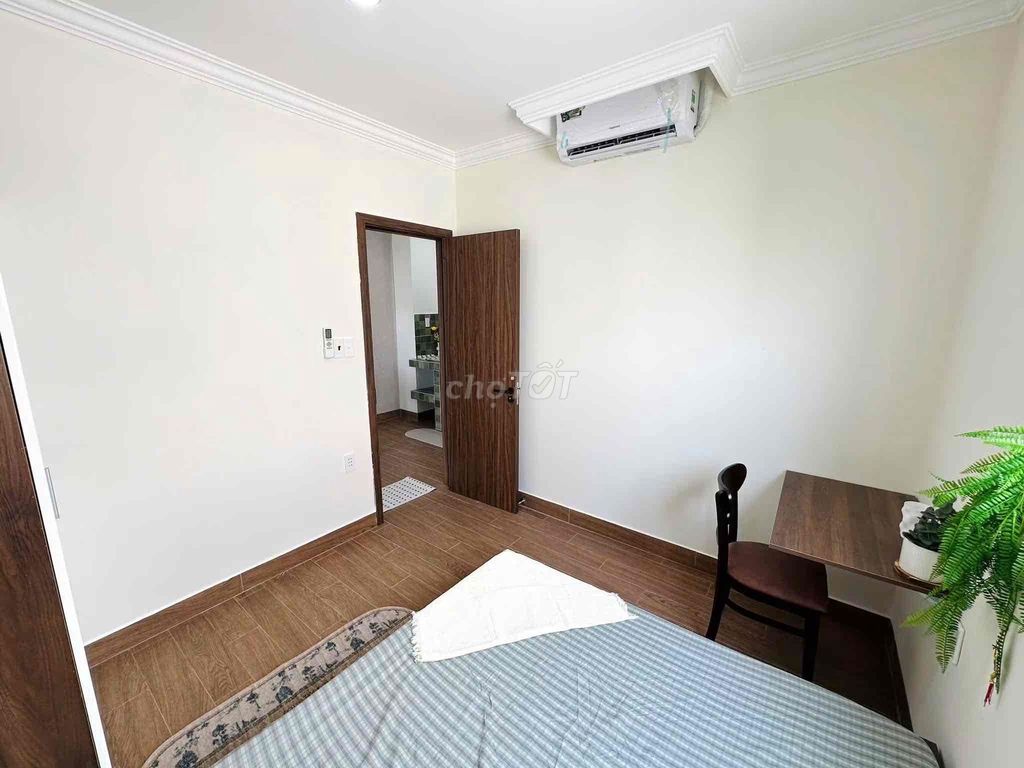 Rent the apartment. Two bedrooms with balconies at the market.
