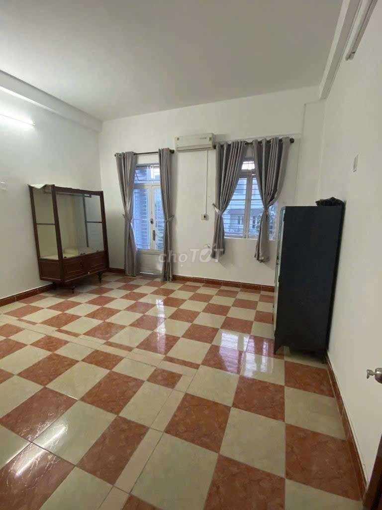Home 1 :1 :2 5th floor bedroom 5 x 20 m m road Hoàng Quốc Việt