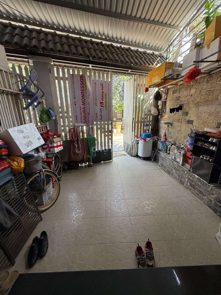 It's a four-story rent for a three-p cash store. Thạnh Mỹ Lợi - just 20 million