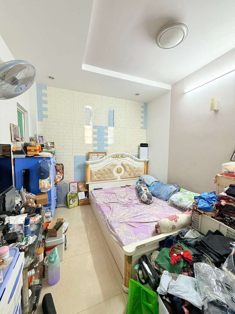 It's a four-story rent for a three-p cash store. Thạnh Mỹ Lợi - just 20 million