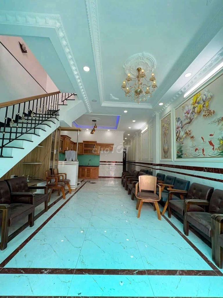 Rent a new building full of furniture near the base of 425 B Cloud.