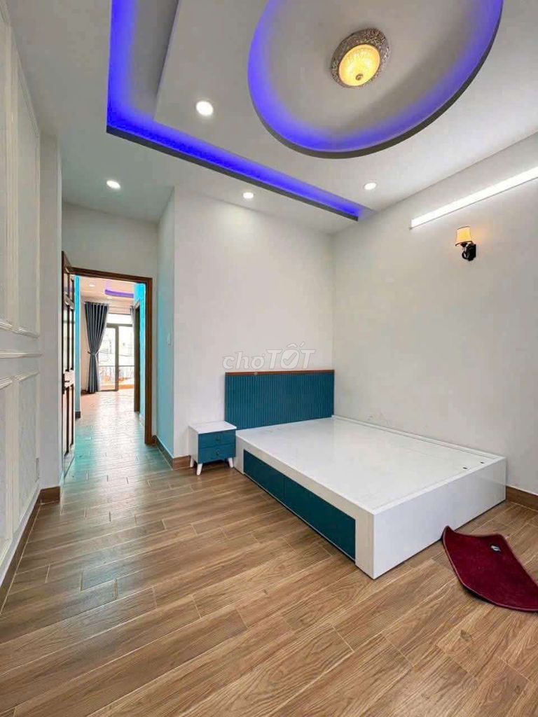 Rent a new building full of furniture near the base of 425 B Cloud.