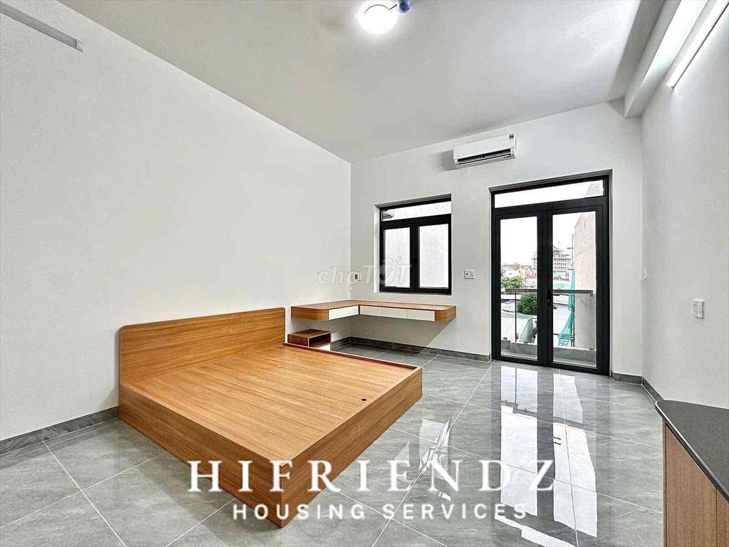 Rent the studio right into the chartered writing college -- the newly built balcony.