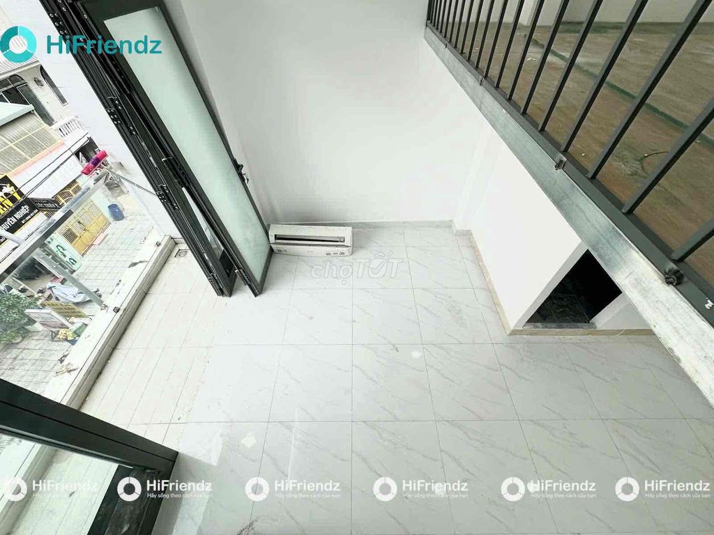 Rent a balcony with a lock-up on Dương Quảng Hàm.