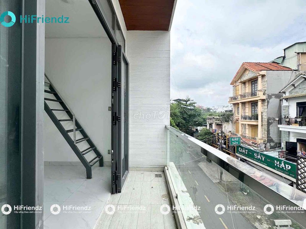 Rent a balcony with a lock-up on Dương Quảng Hàm.