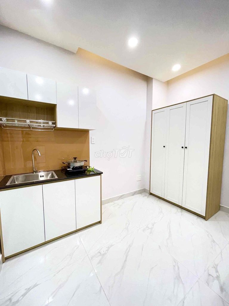 The studio apartment is 8 p from vhuflit.