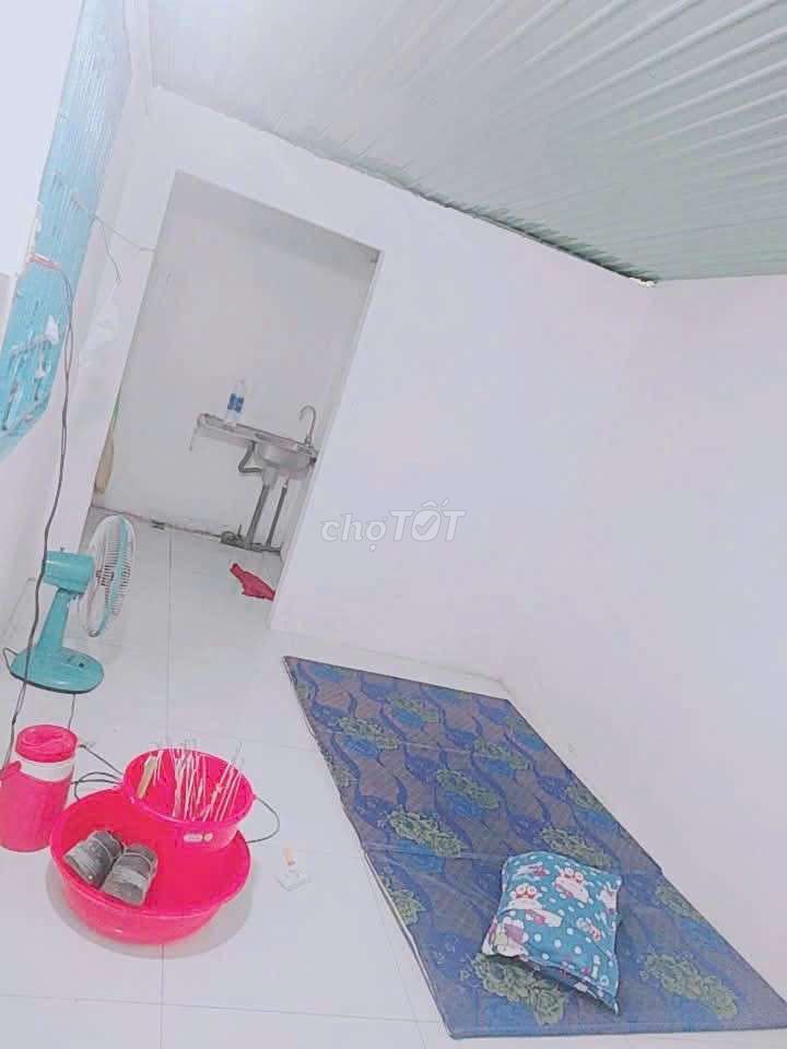 Rent a room on 44 Hồ Bá Phấn.