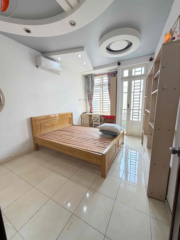 Bùi Văn Thêm, 5 stories, 4 bedrooms, 4 toilets, right in Jacob's Park.