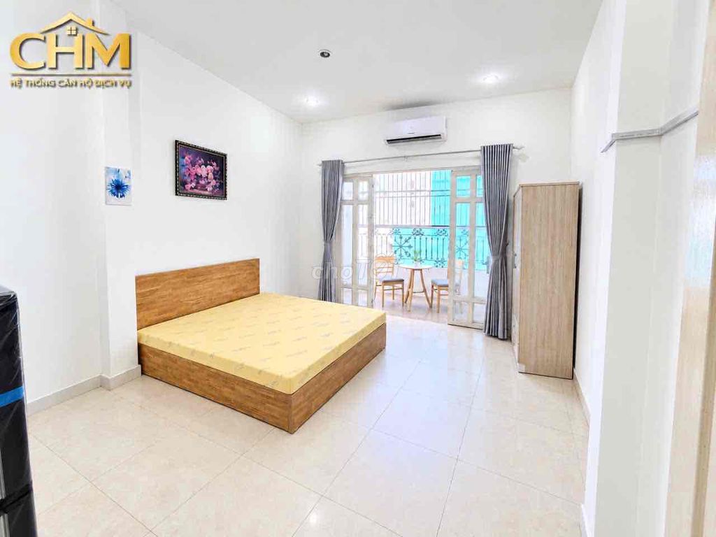Super balcony right at Lâm Văn Bền at super nut-full furniture.
