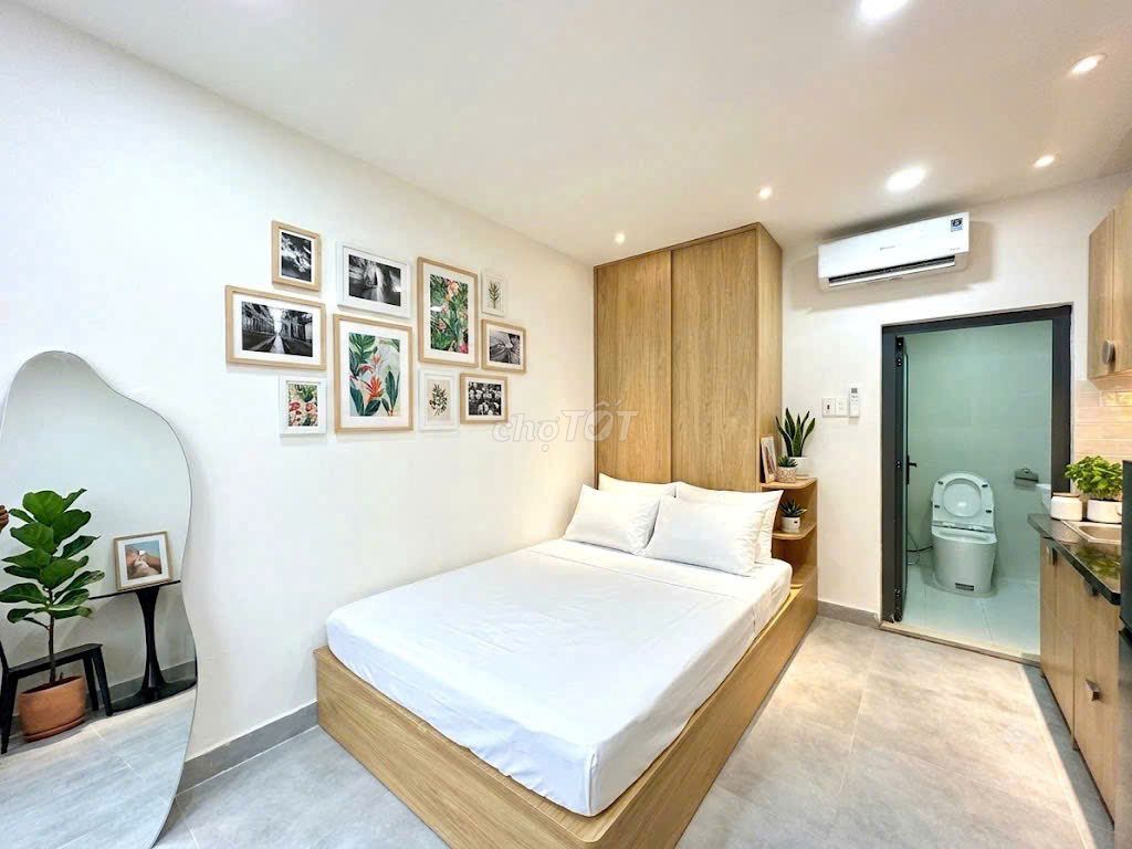 The apartment is full of furniture on the 4th floor, good and united.