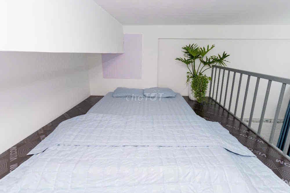 Reservation Room Full interior with an open etown Cộng Hoà elevator.