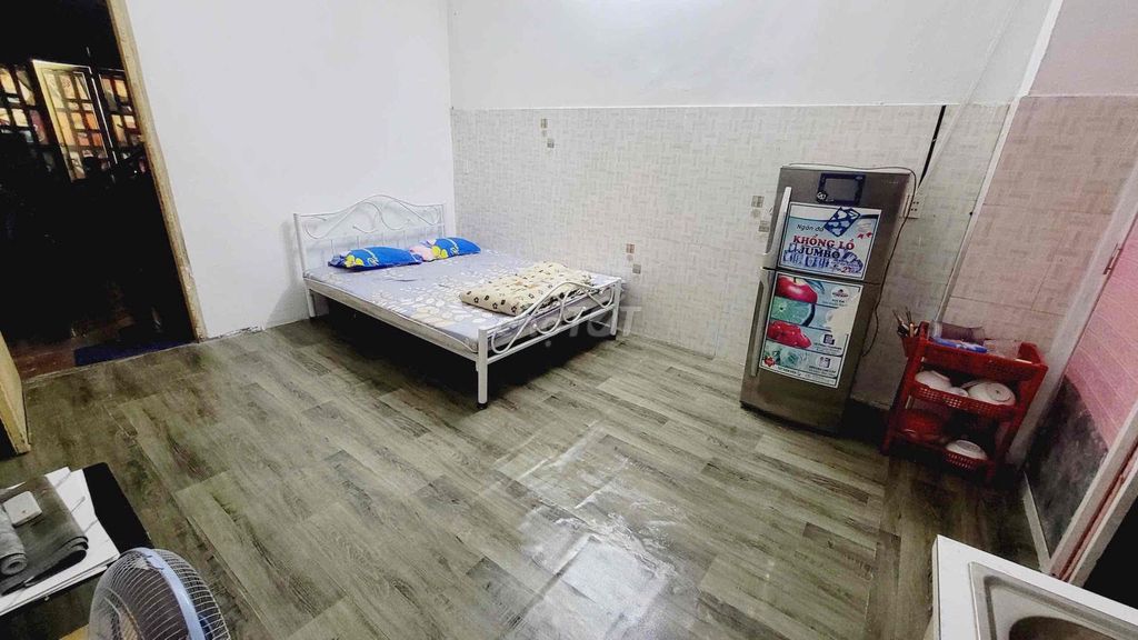 We'll rent the floor floor with a well 23 a street 1.