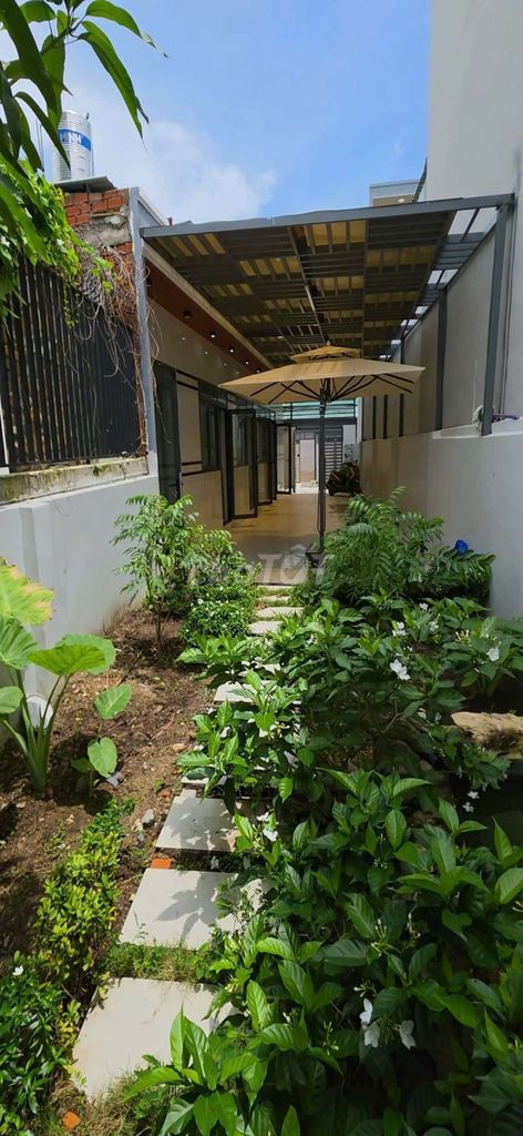 The new garden grounds are filled with 8 x 30 meters 3 English suite Tuan riversides