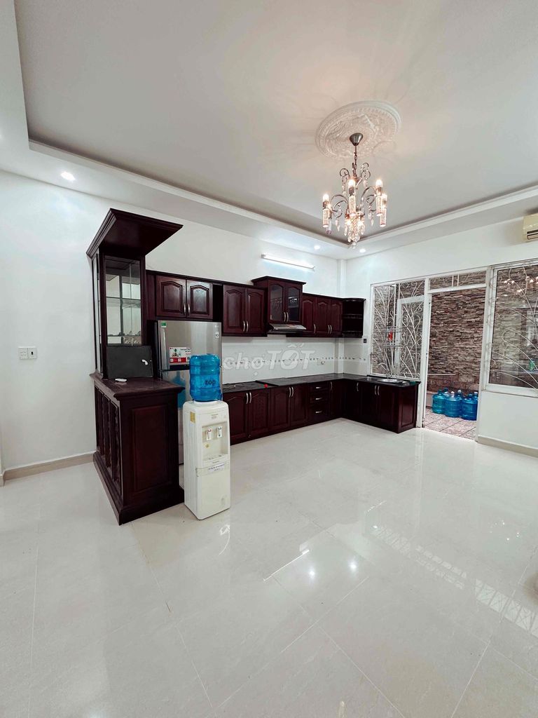 front of the house is the green park - area 5 x 20 meters - car park comfortable