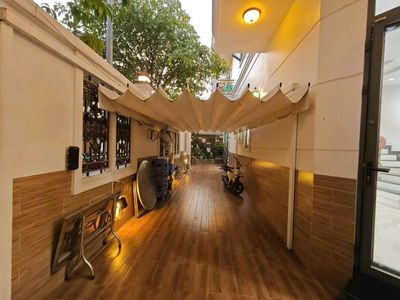Rent a villa on two fronts.