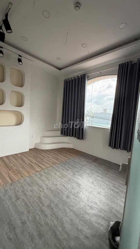 Rent a Âu Cơ-- 6 x 20 3 long-term bedroom, 6 toilets.