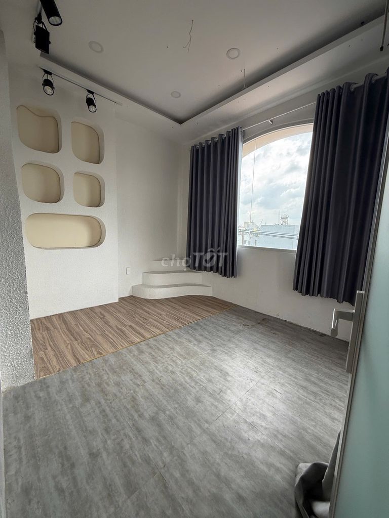 Rent a Âu Cơ-- 6 x 20 3 long-term bedroom, 6 toilets.