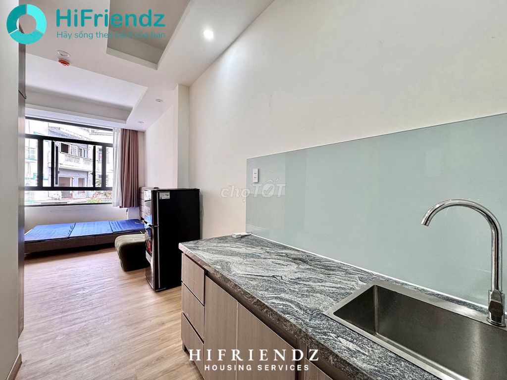 Super studio large windows full interior close to parc mall