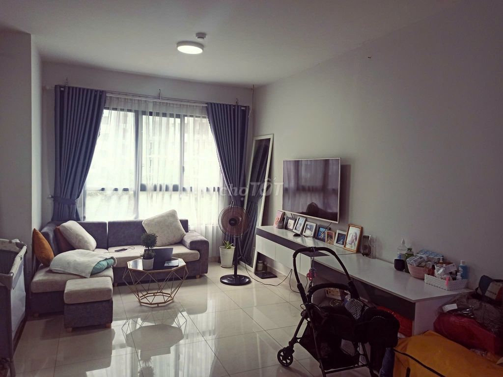 Celadon City apartment right here, Aeon Mall Tân Phú. A bedroom. A toilet. Full interior.