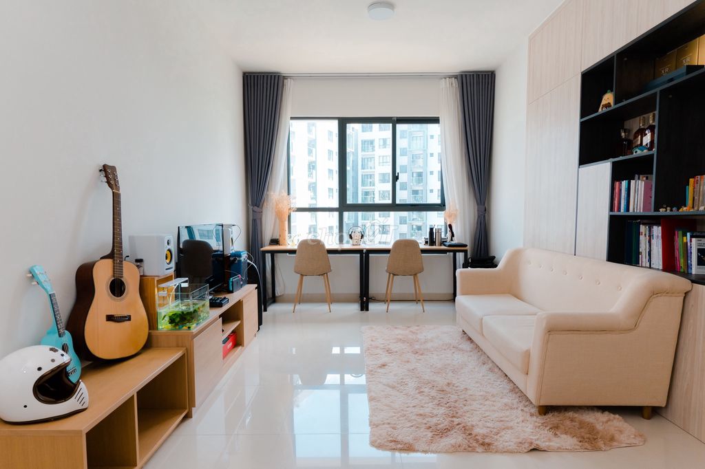 Celadon City apartment right here, Aeon Mall Tân Phú. A bedroom. A toilet. Full interior.