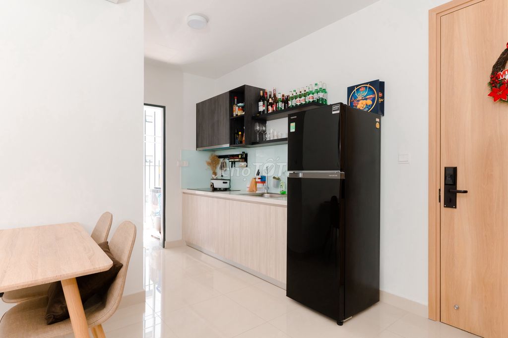 Celadon City apartment right here, Aeon Mall Tân Phú. A bedroom. A toilet. Full interior.