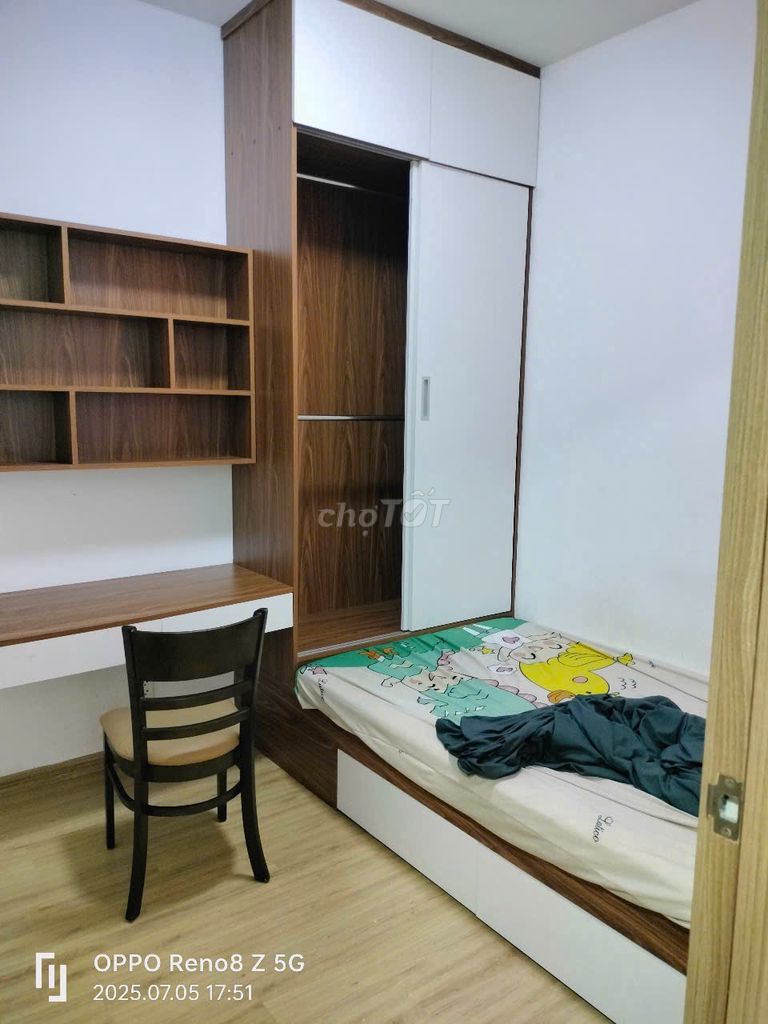 Citisoho two bedrooms. Two big, nice furniture. Eight million a month in District 2.