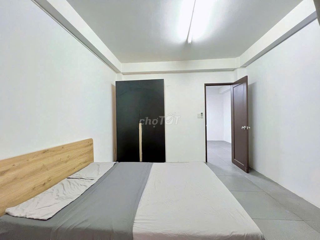 Penhouse 2 bedrooms right here in vincom, and it's a rich, prosperous, pro-creative regimen.