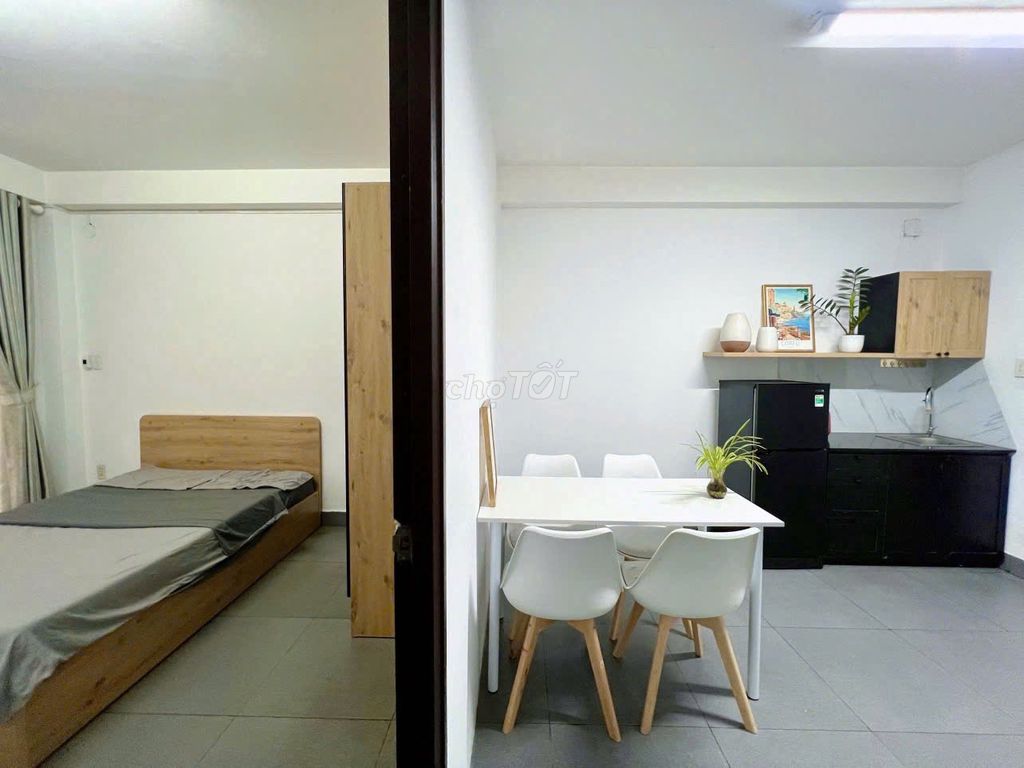 Penhouse 2 bedrooms right here in vincom, and it's a rich, prosperous, pro-creative regimen.