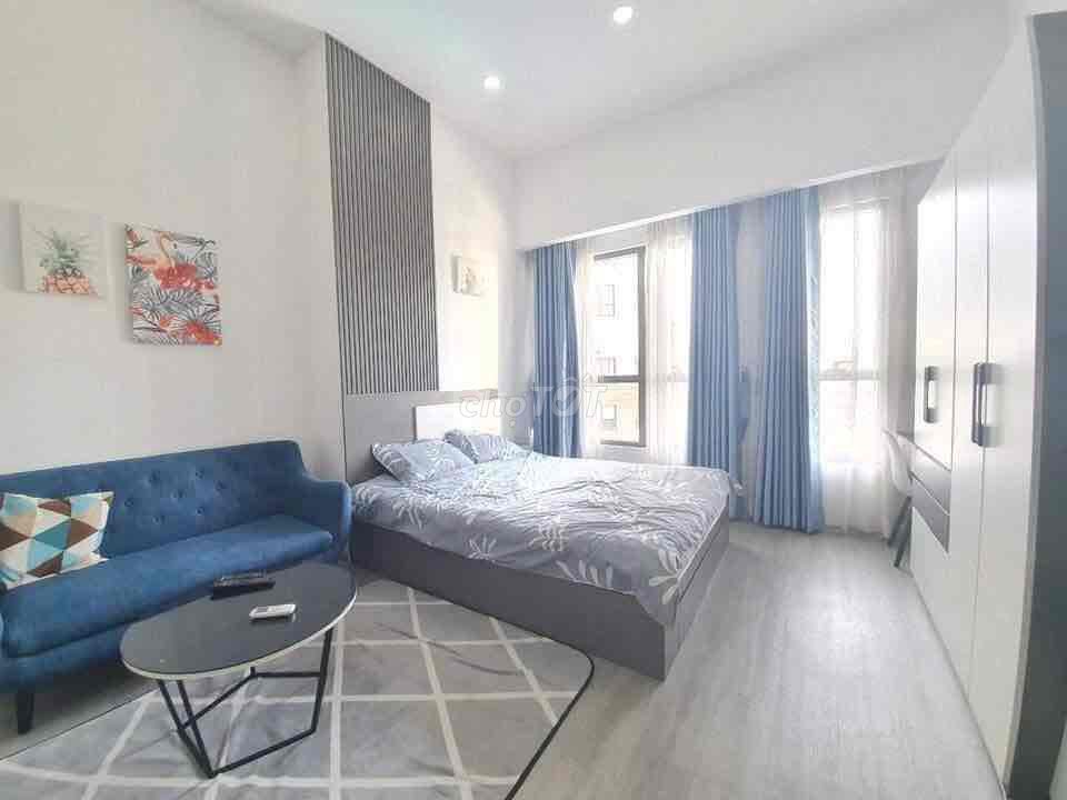 High-end apartment near the full interior park