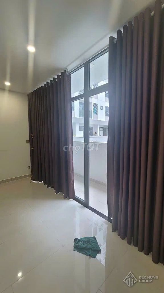 Rent two bedrooms, 7 o'clock, ntcb/full-- 11.5 million!