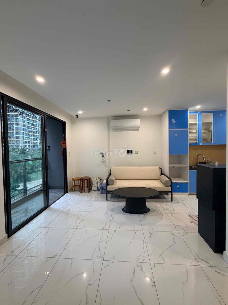 Rent 2 bedrooms plus, full interior.