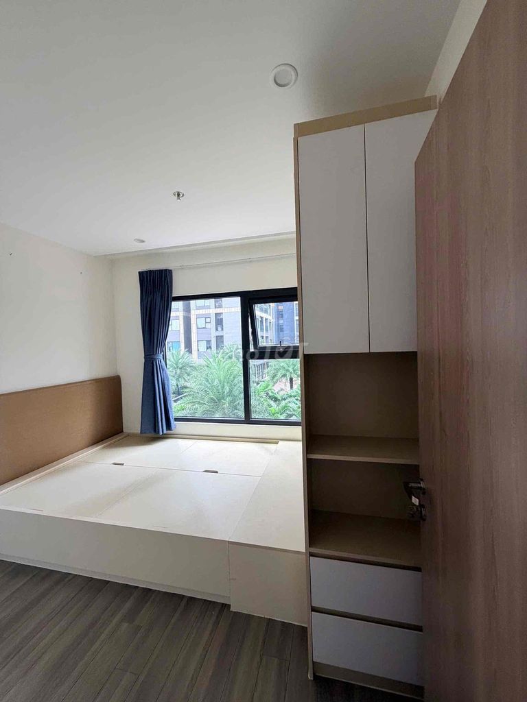 Rent 2 bedrooms plus, full interior.