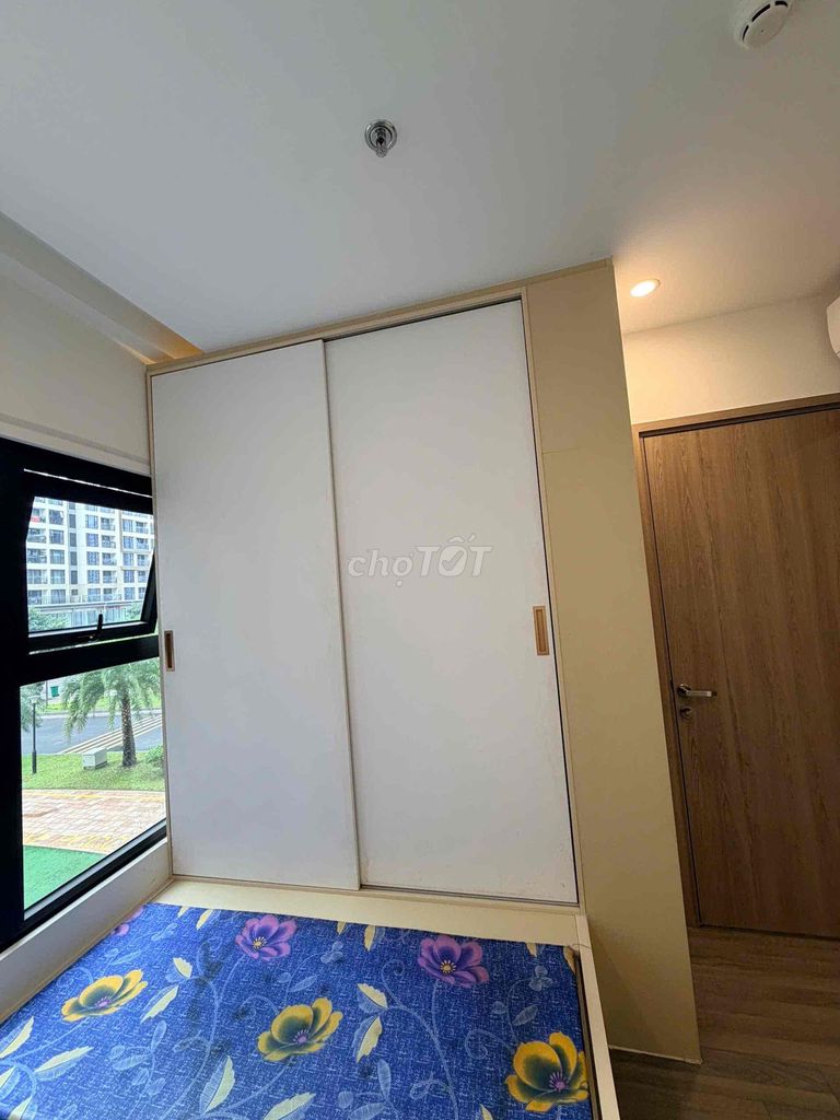 Rent 2 bedrooms plus, full interior.