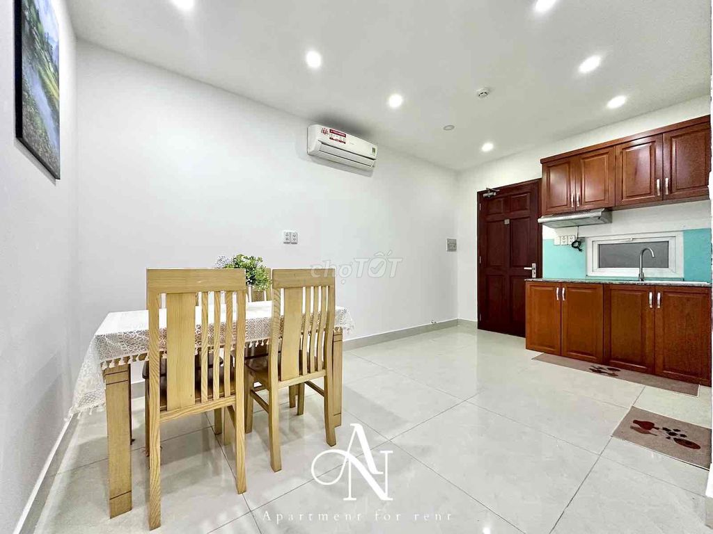 apartment 1 .5-balcon - 50 meters super wide - elevator vault