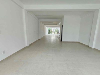 Renting the home to the owner of 100 meters - 1 Nguyễn Thị Minh Khai, District 1 - 33 million.